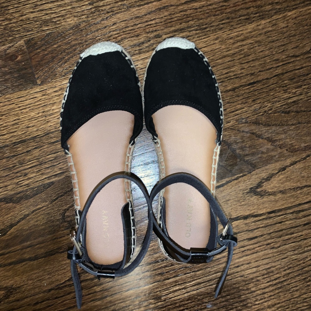Old Navy Closed Toe Sandals